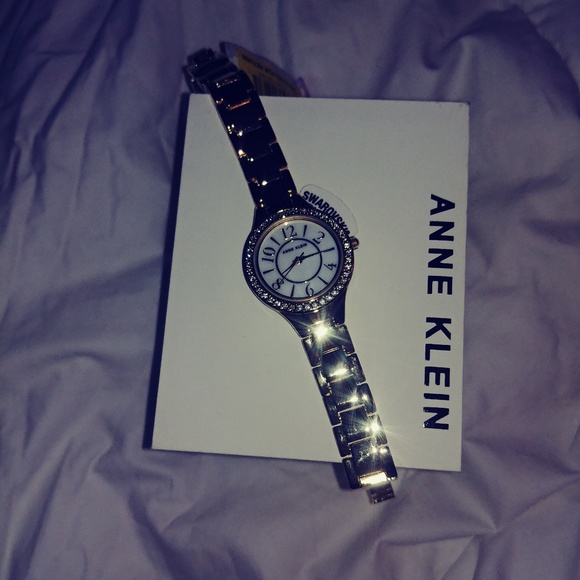 Anne Klein - Picture 3 of 3